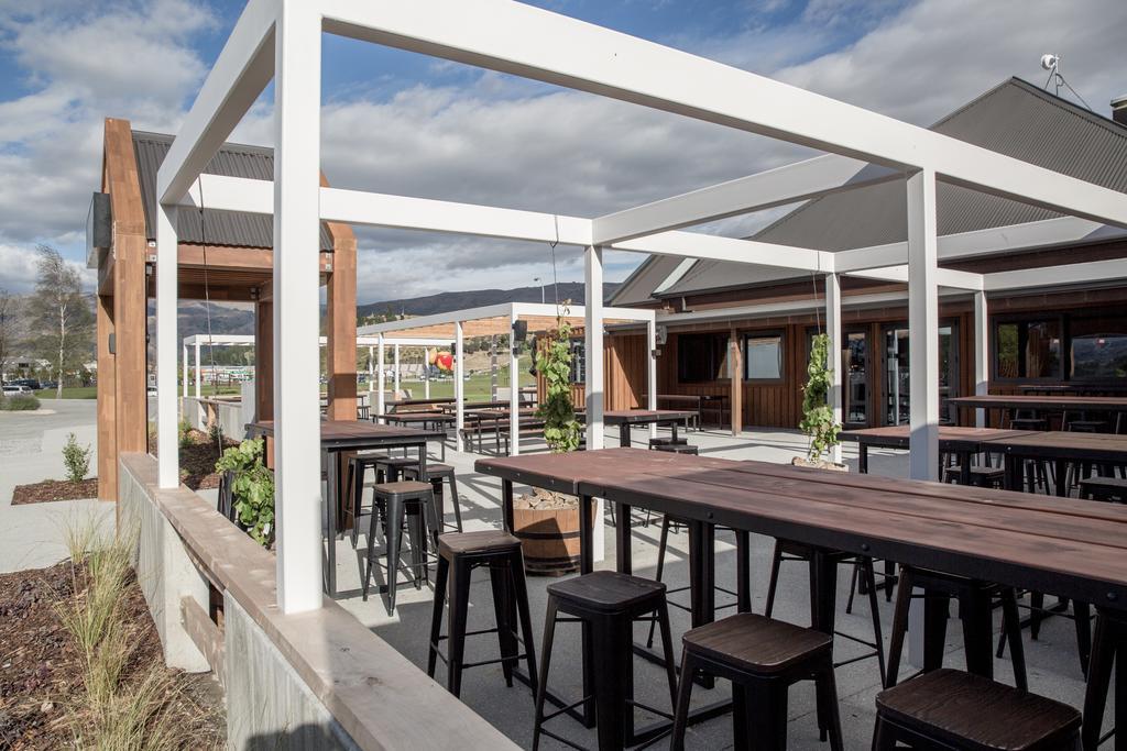 קרומוול The Harvest Hotel מראה חיצוני תמונה