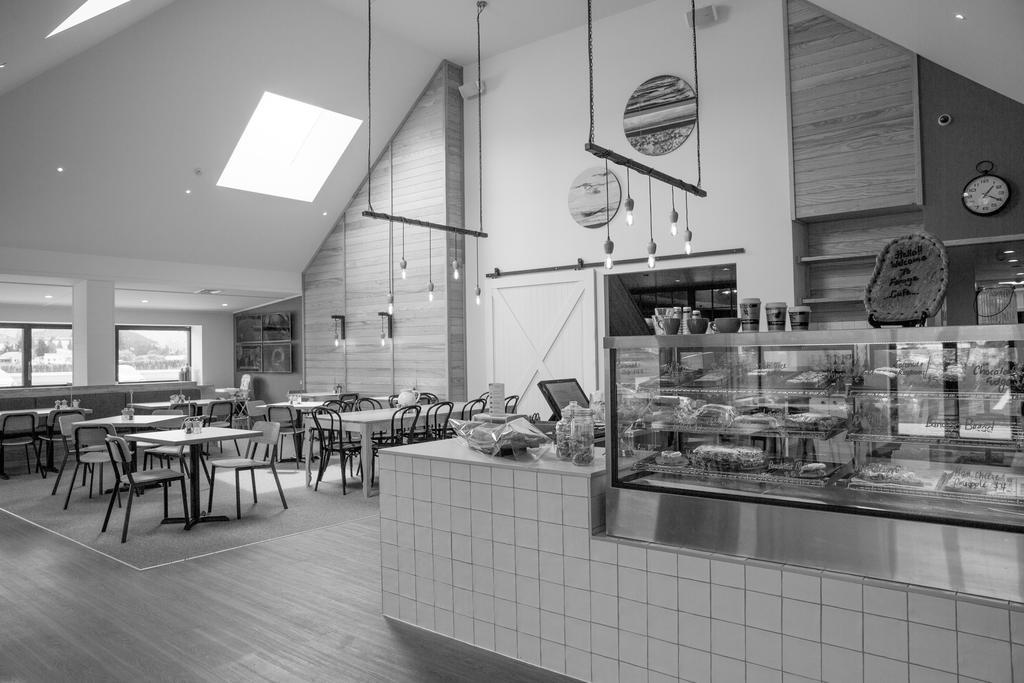 קרומוול The Harvest Hotel מראה חיצוני תמונה